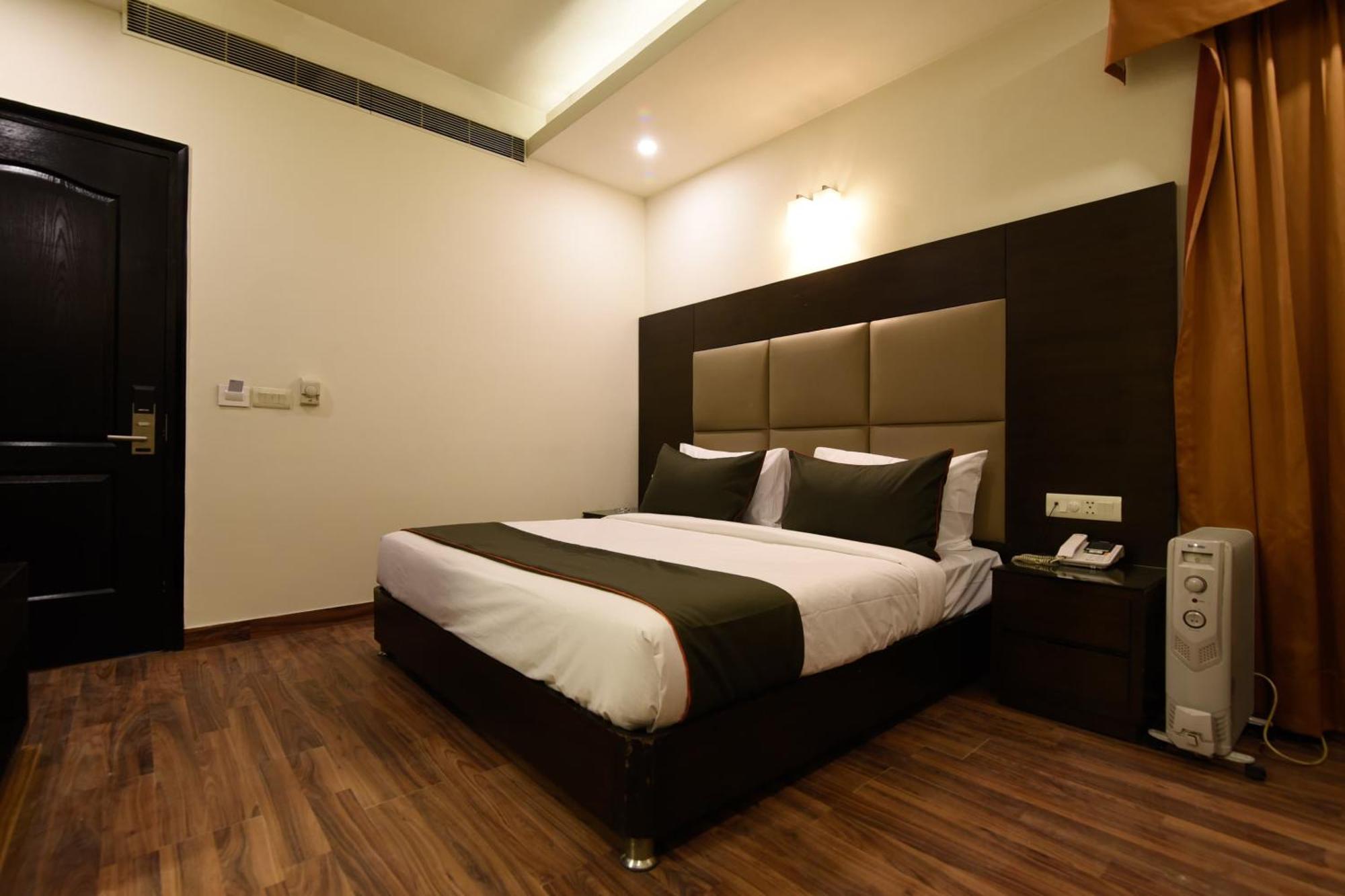 Hotel O Venkata Sai Sadan Mathrusree Nagar Kondapur  ภายนอก รูปภาพ