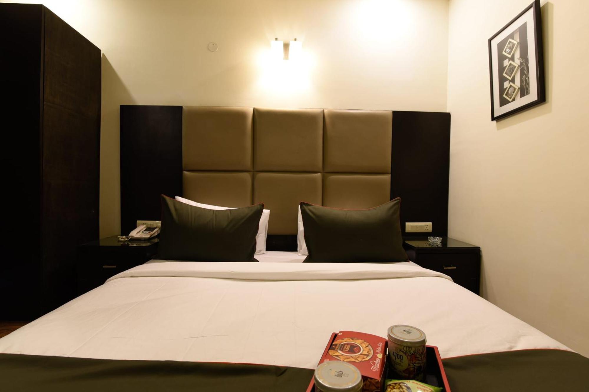 Hotel O Venkata Sai Sadan Mathrusree Nagar Kondapur  ภายนอก รูปภาพ