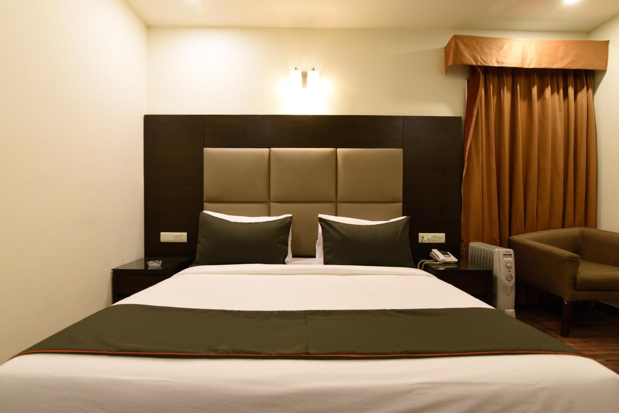 Hotel O Venkata Sai Sadan Mathrusree Nagar Kondapur  ภายนอก รูปภาพ
